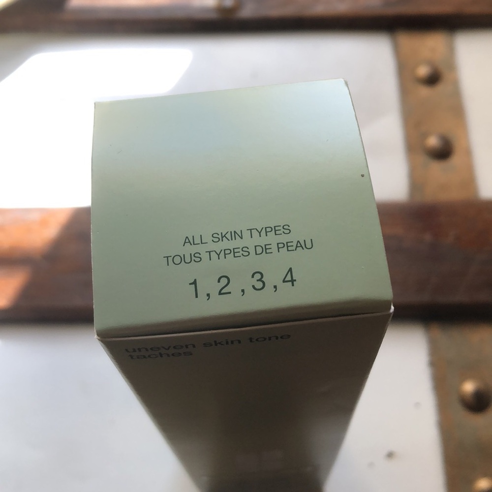 New Clinique Even Better Clinical Radical Dark Spot Corrector+Interruptor - Picture 7 of 7